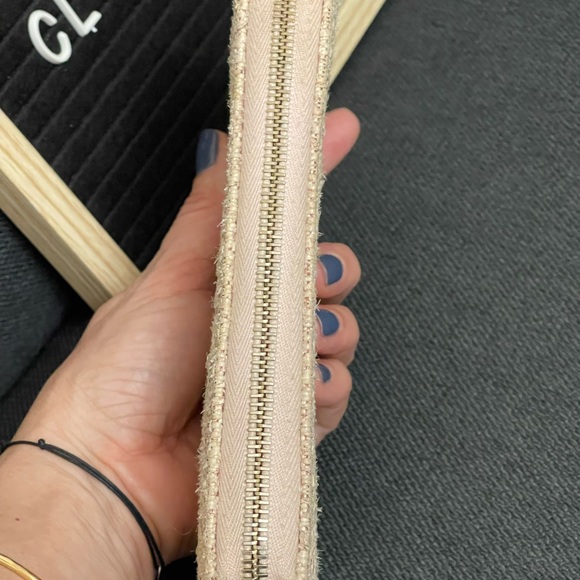 CHANEL Pink/gold Tweed Deauville Zippy Wallet with Gold Hardware - Picture 4 of 16